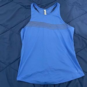Under Armour L tank top
